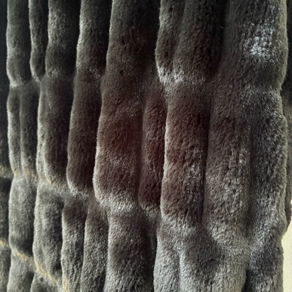 Donna Salyers Fabulous Furs Black Faux Fur Hooded Vest M 21x38 Luxury - Picture 12 of 12